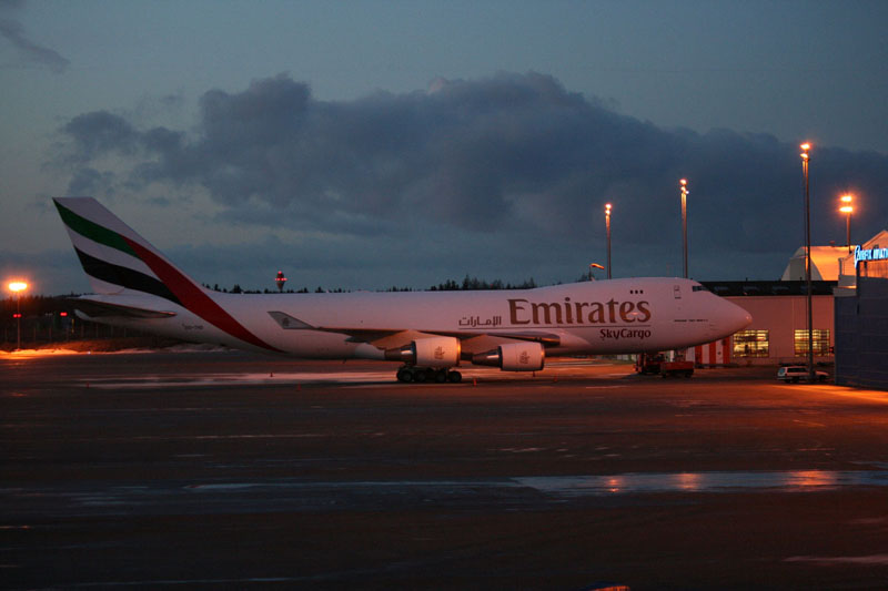 emirates747.jpg