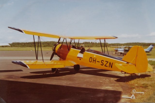 Joensuun Ilmailukerhon Fw 44J Stieglitz Onttolan lentokentällä 10.8.1973.