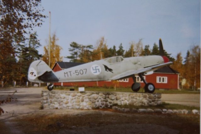 Bf 109 G-6, MT-507, oli tyyppinsä viimeisen lennon lentänyt kone, pvm:llä 13.3.1954. Kuva on otettu syksyllä 1969.