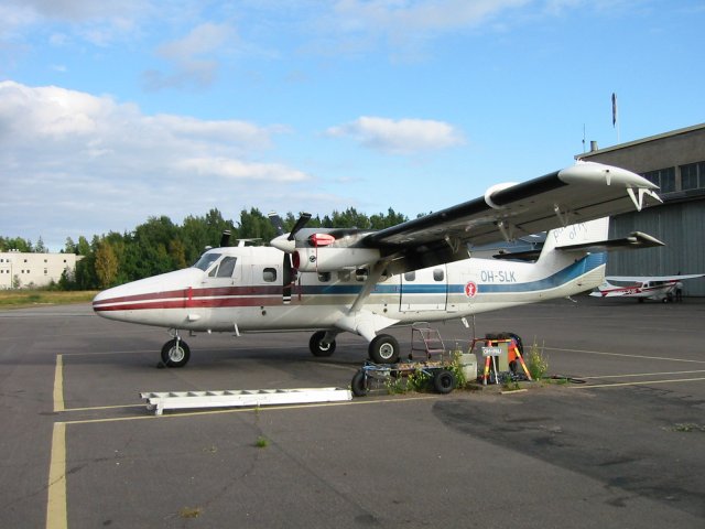 DHC-6-300 Twin Otter OH-SLK EFHF 2002-08-06