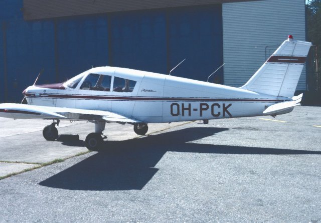 Piper PA-28-140 Cherokee B OH-PCK EFKU 1983