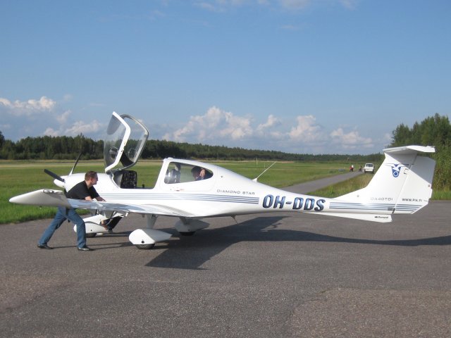 Diamond DA 40 D Diamond Star TDI OH-DDS EFHN 2009-09-05