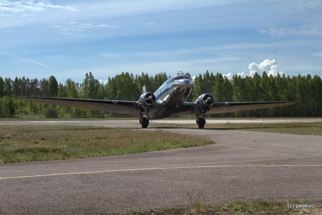 DC-3 tulee