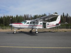 Cessna 208B Grand Caravan OH-DZF EFJY 2014-04-19