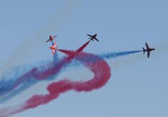 Red_Arrows_split.jpg