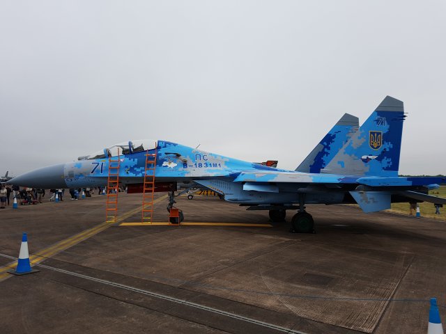 Ukrainan Suhoi Su-27UB1M, "71"