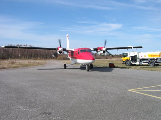 DHC-6-300 Twin Otter OH-SLK EFHN 2003-05-10