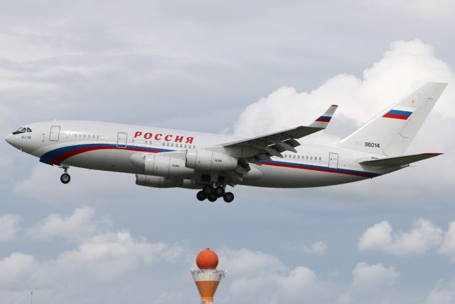 Ilyushin IL-96-300 RA-96014