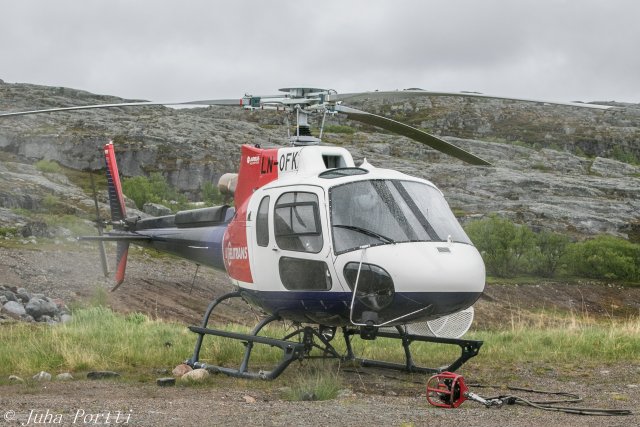 LN-OFK. Airbus Helicopters AS 350 B3.  Kuvattu 6.7 Pykeijan lähettyvillä pohjois Norjassa.