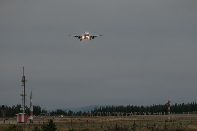 OH-LXH. Lähestyy rwy 22. 30.9