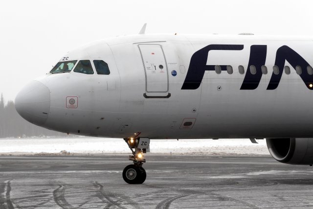 OH-LZC Airbus A321-211 Lähdössä Ivaloon