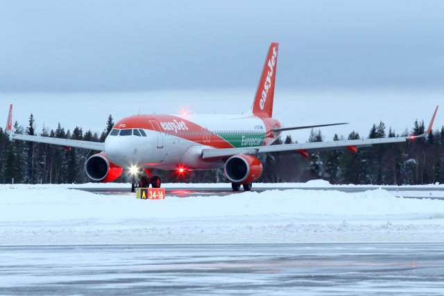 26.11 G-EZPD EasyJet Airbus A320-214