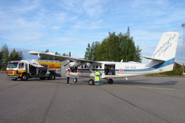 DHC-6-300 Twin Otter OH-SLK EFTU 2002-09-20