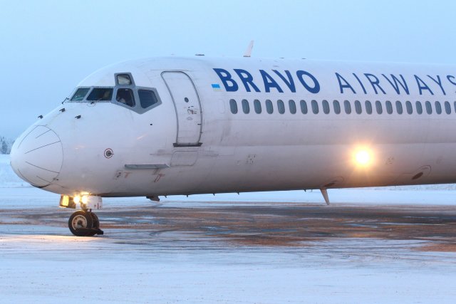 UR-COC McDonnell Douglas MD-83