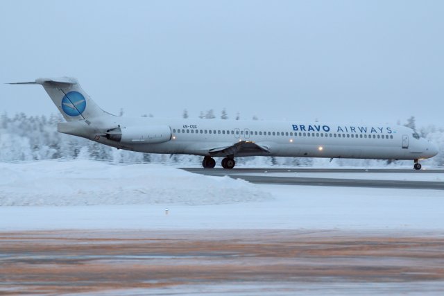 UR-COC McDonnell Douglas MD-83