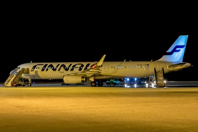 OH-LZR. Siinäpä muutaman viikon vanha Finnairin Airbus 321-231