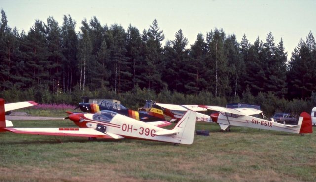 Fournier RF-4D OH-390, Piper J3C-65 Cub OH-CPC, Schleicher Motor-Lerche OH-651X & Zlin Z-126 Trener Mod OH-TZA EFHN 1986