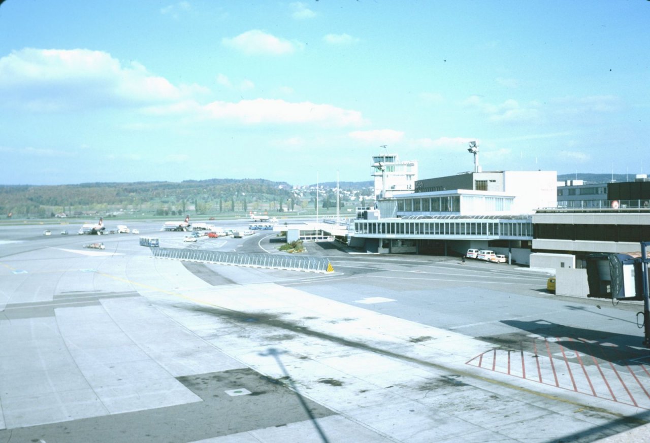 ZRH.thumb.jpg.2e0639e4c1141e67a507461fcef081a1.jpg