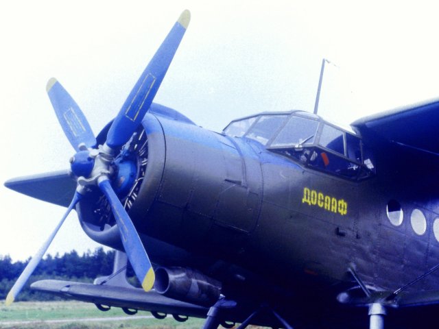 Antonov An-2 DOSAAF "67" EFHN 1990