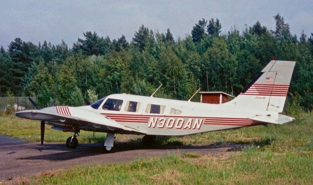 Piper PA-34-220T Seneca N300AN EFHN 1995-07-21