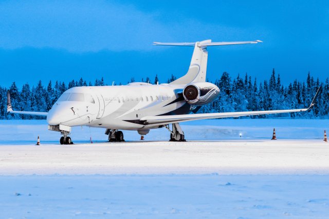 M-RCCG Embraer ERJ-135BJ Legacy 600