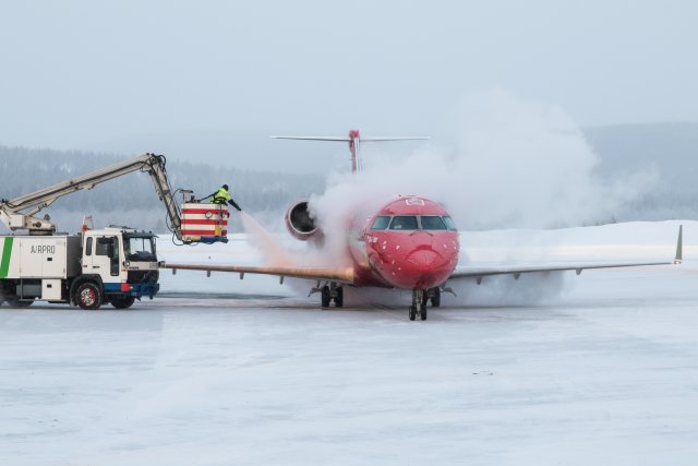 VQ-BFI. Jäänpoistoa.