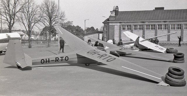 Schleicher K-8B OH-RTO, PIK-16C Vasama OH-VAL & Schleicher Rhönlerche II OH-KRF Hanko 1965-04-27