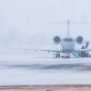 9H-VCA. Bombardier Challenger 350. Sakea pakkassumu kentällä.