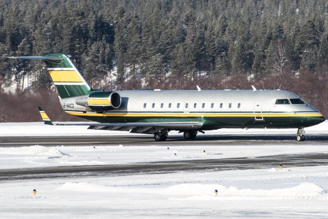 2-AVCO. Canadair CL600-2B19 Challenger 850.