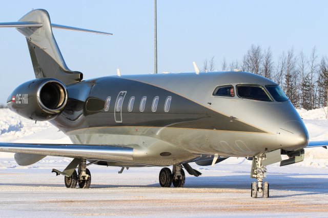 8.3 OE-HII Bombardier Challenger 300