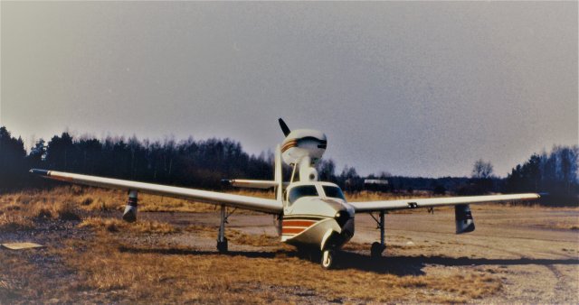 Lake LA-4-200 Buccaneer OH-AKI EFHN 1989