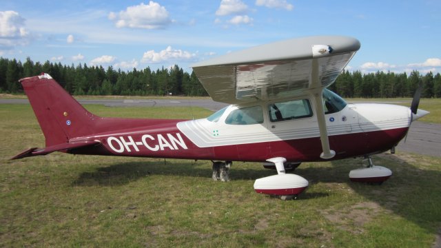 Cessna 172N Skyhawk OH-CAN EFJM 2011-07-20