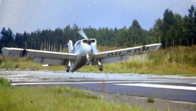 Socata MS 892 Rallye Commodore 150 OH-SDN EFHN 1980