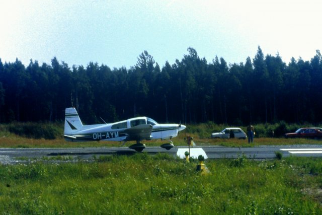 Grumman-American AA-5 Traveler OH-AYM EFHN 1980