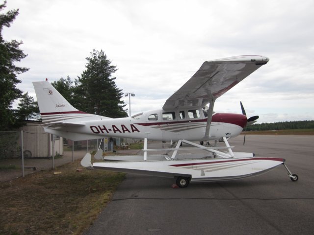 Cessna 206H OH-AAA EFUT 2012-06-25