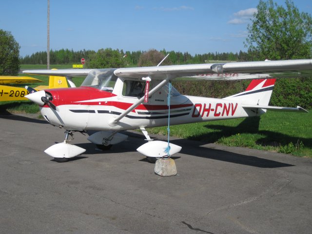 Reims/Cessna F150J EFKU 2010-05-22