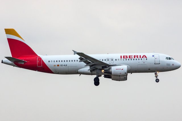 Iberia Airbus A320-214 EC-ILS