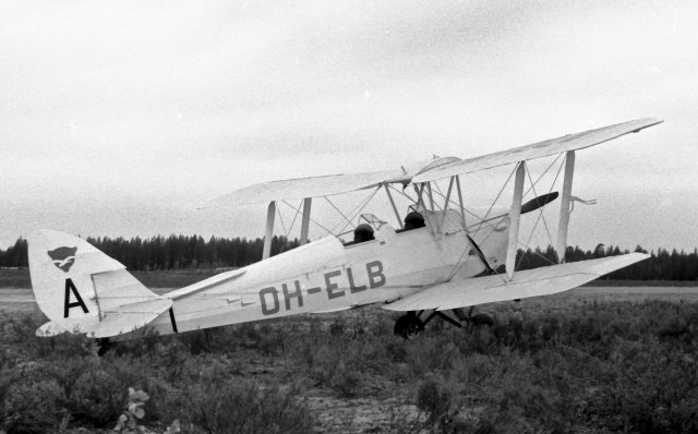 De Havilland DH 82 Tiger Moth OH-ELB EFJM 1950s