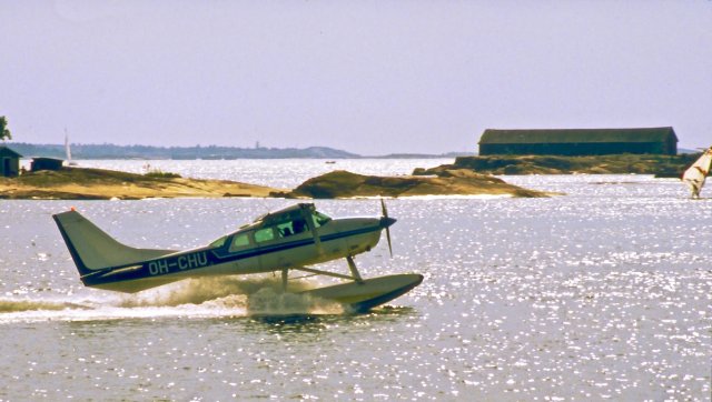 Cessna TU206G Stationair II OH-CHU Hanko 1983