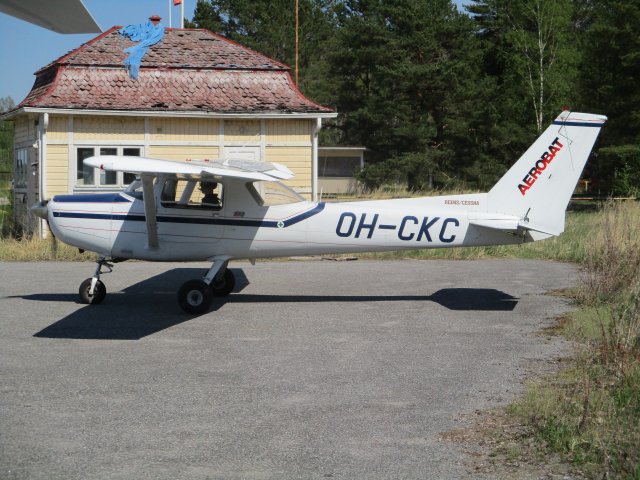 Reims/Cessna FA152 Aerobat OH-CKC EFHN 2018-05-14