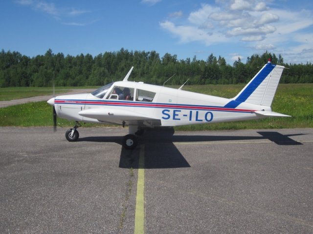 Piper PA-28-140 Cherokee SE-ILO EFHN 2015-07-05