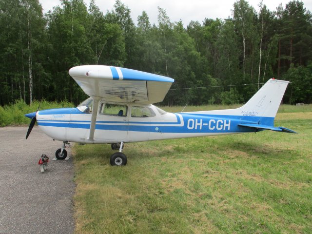 Reims/Cessna F172M OH-CGH EFHN 2018-06-24