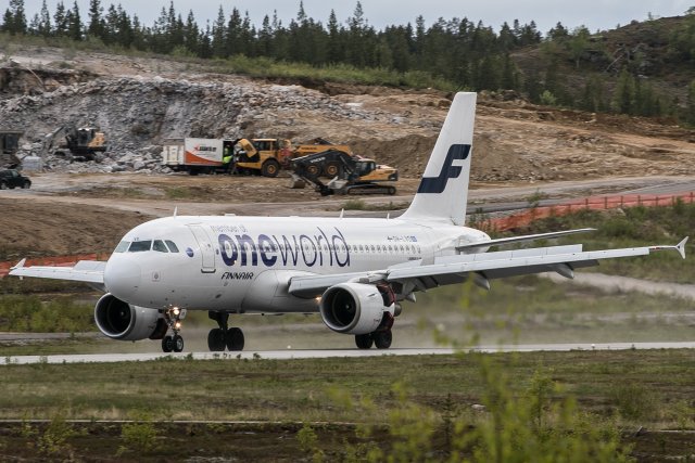 OH-LVD. Kovasti on myllerretty EFIVin ympäristöä, mursketta tehdään yötäpäivää. Asemataso laajenee.