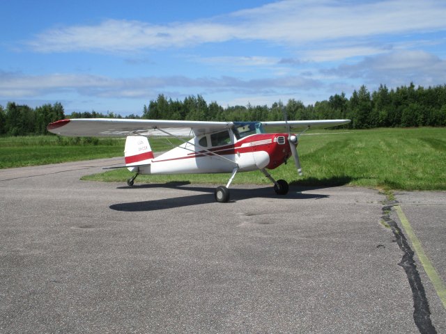 Cessna C140 OH-CSX EFHN 2018-07-05