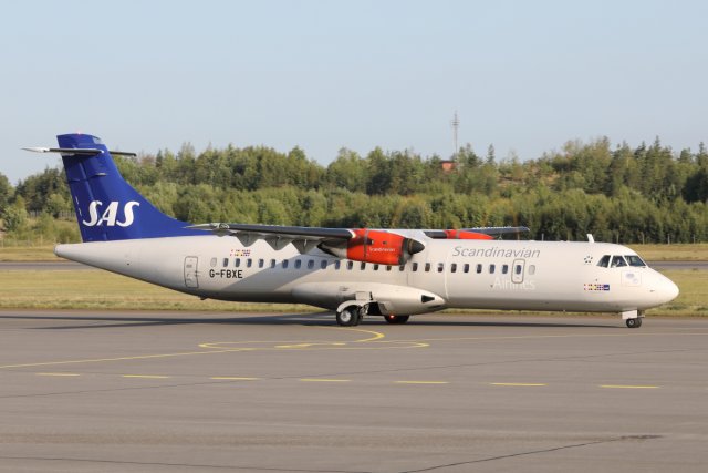 SASin ATR 72 G-FBXE lähdössä kohti Tukholmaa tänään.