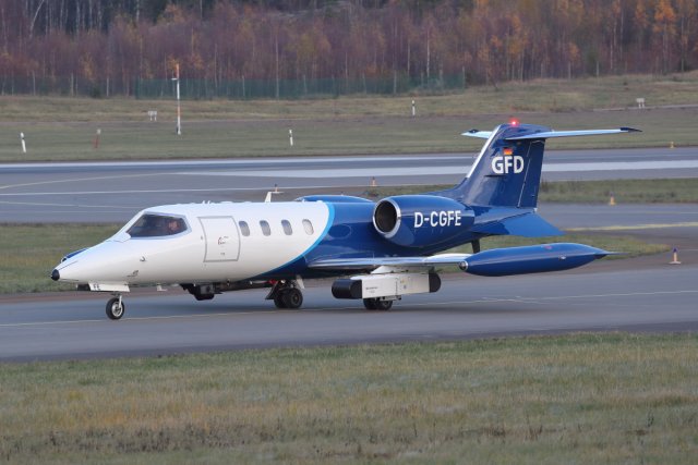 Learjet 35 D-CGFE eilen 29.10. Turussa