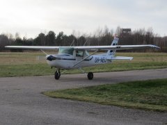 Reims/Cessna FA152 Aerobat OH-NEU EFHN 2018-11-17