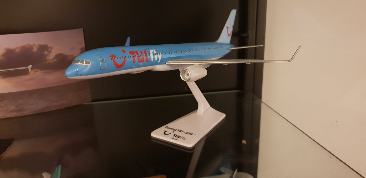 TUI757.jpg