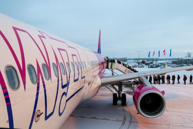 HA-LXM Wizz Air A321-200, 13.12.2018