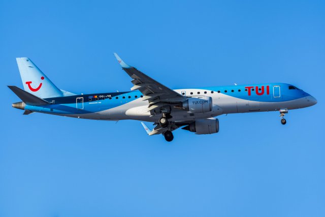 7.3. OO-JVA TUI:n Embraer Brysselistä